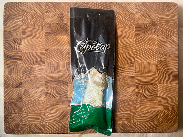 Сыр 100 гр ГОРНЫЙ СЫРОВАР (Косичка с укропом и чесноком) в Новочеркасске