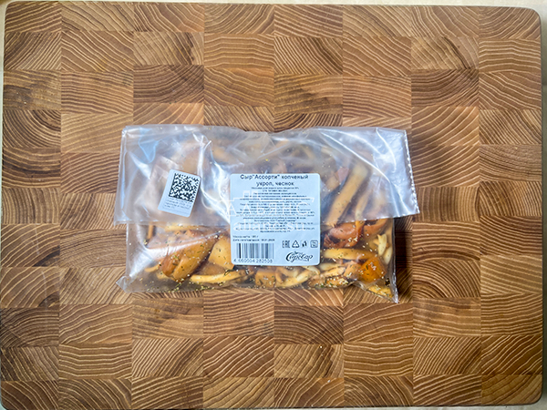 Сыр 150 гр ГОРНЫЙ СЫРОВАР (Ассорти копчёный с укропом и чесноком) в Новочеркасске