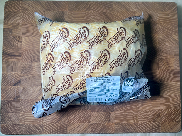 Сыр 1 кг ГОРНЫЙ СЫРОВАР (Паутинка со вкусом красной икры) в Новочеркасске