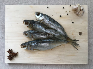 Японские снеки и крекеры: Вобла вяленая астраханская средняя